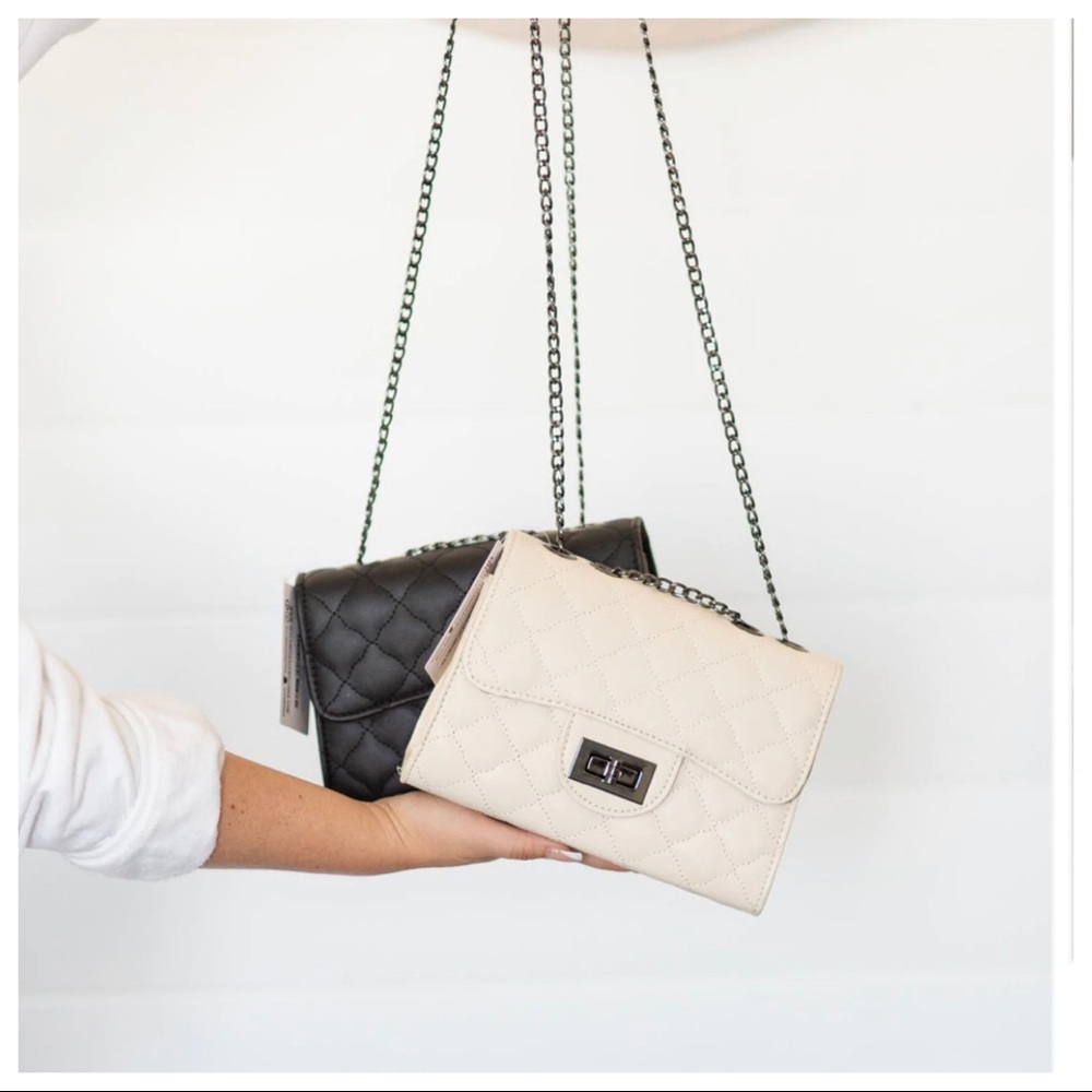 #35 Chic and stylish Vegan Quilted chain Bag/Purse - Picture 2 of 5
